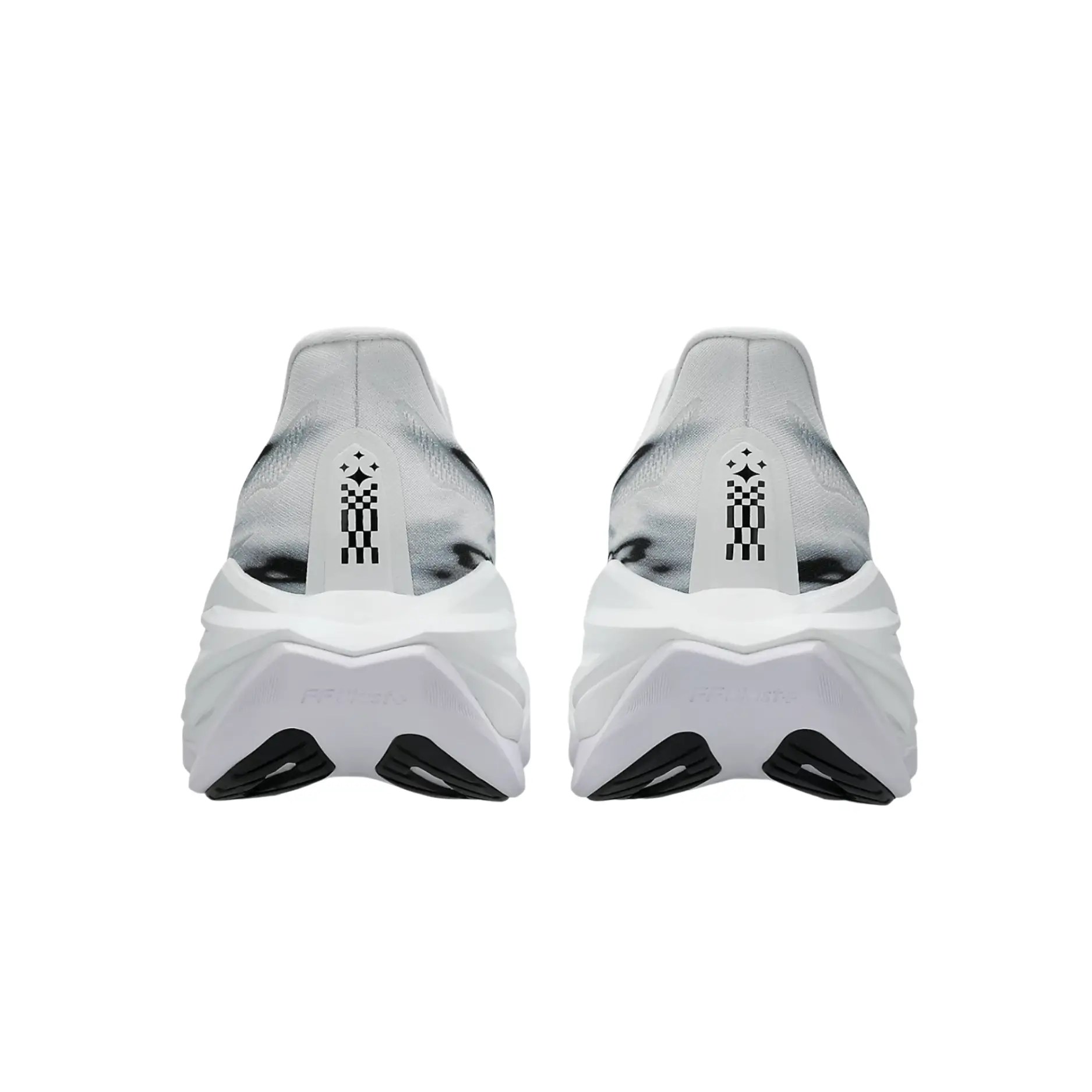 Asics Superblast 3 White / Black