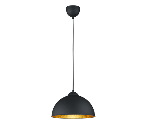 Een moderne hanglamp met een zwarte koepelvormige kap en een gouden binnenkant. Hij hangt aan een zwart snoer en plafondbevestiging, en werpt een warme gloed.