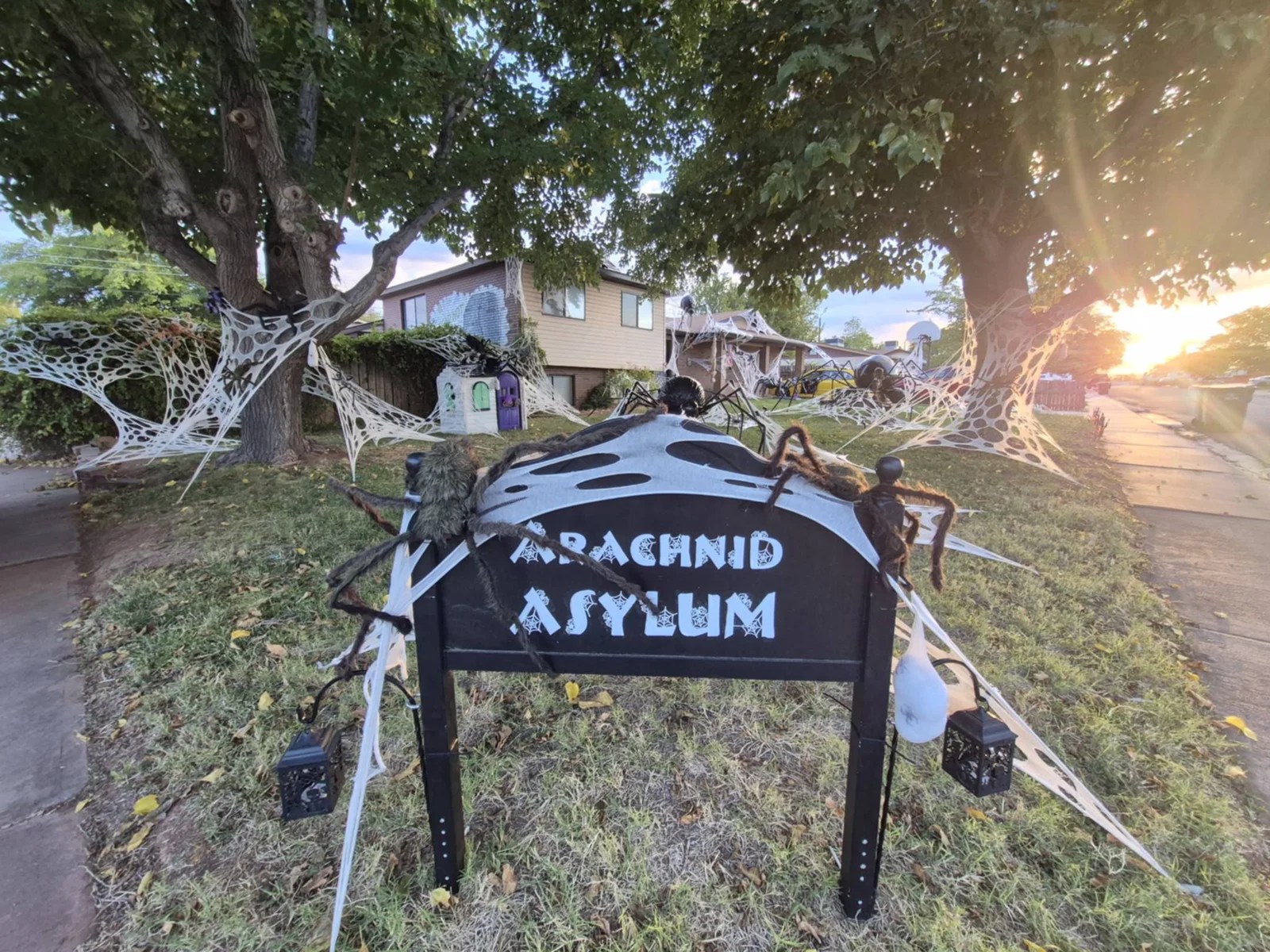 Arachnid Asylum Halloween display in Washington, Utah
