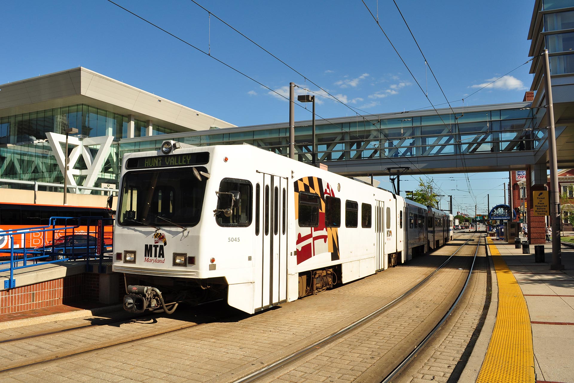 Photo of Baltimore light rail train. Photo courtesy of AndrewHorne/Wikipedia Commons