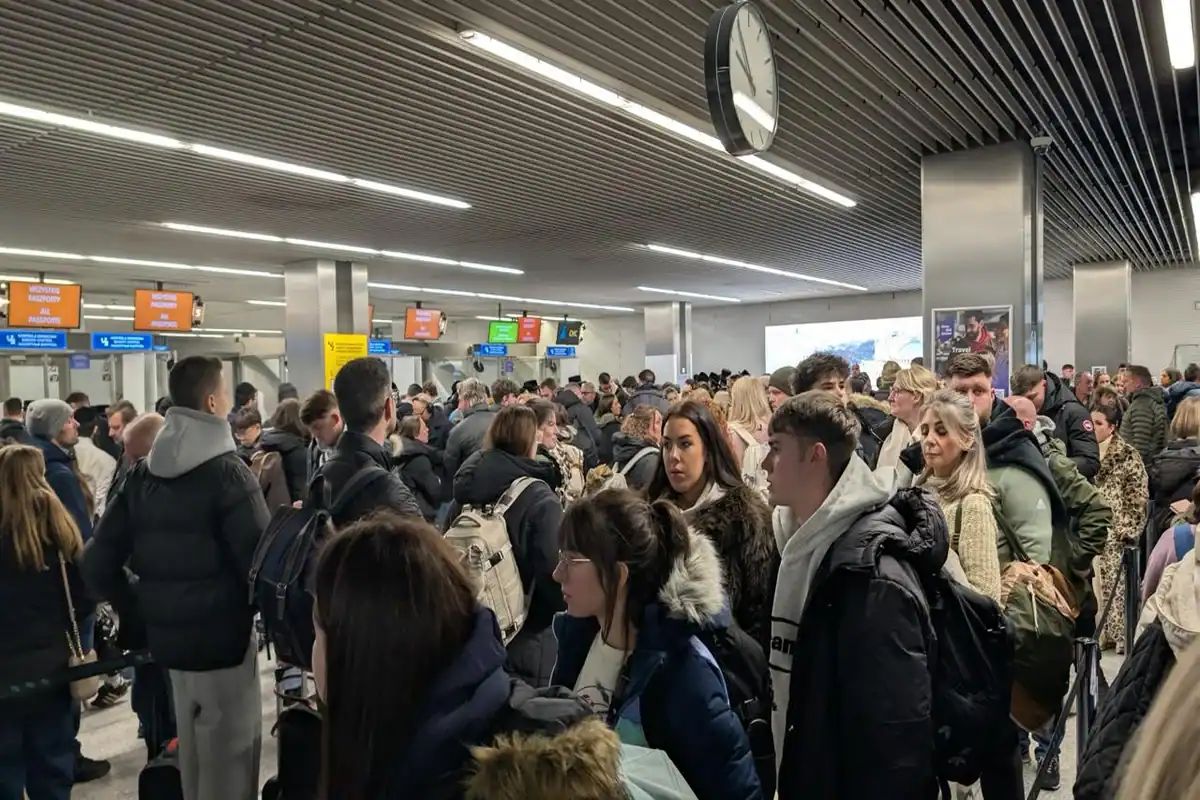 EU Border Control System Creates Significant Airport Delays for International Travellers