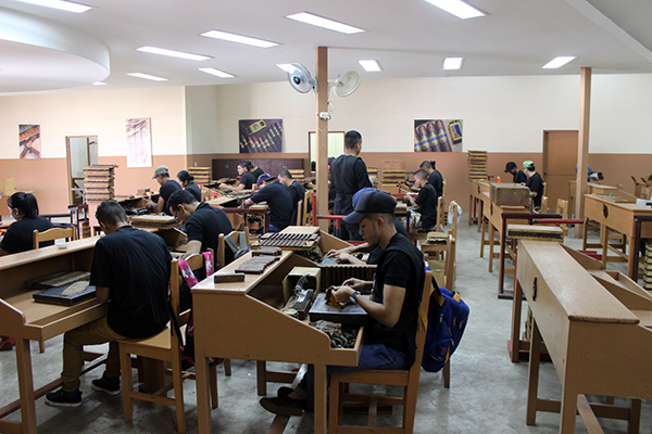 Yayabo Cigar Rolling