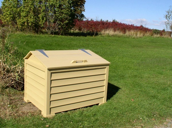 Stonehaven Roadside Garbage Box
