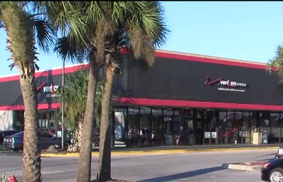 Why You Don't Want the Verizon Guy Transferring Your Risqué Photos to a