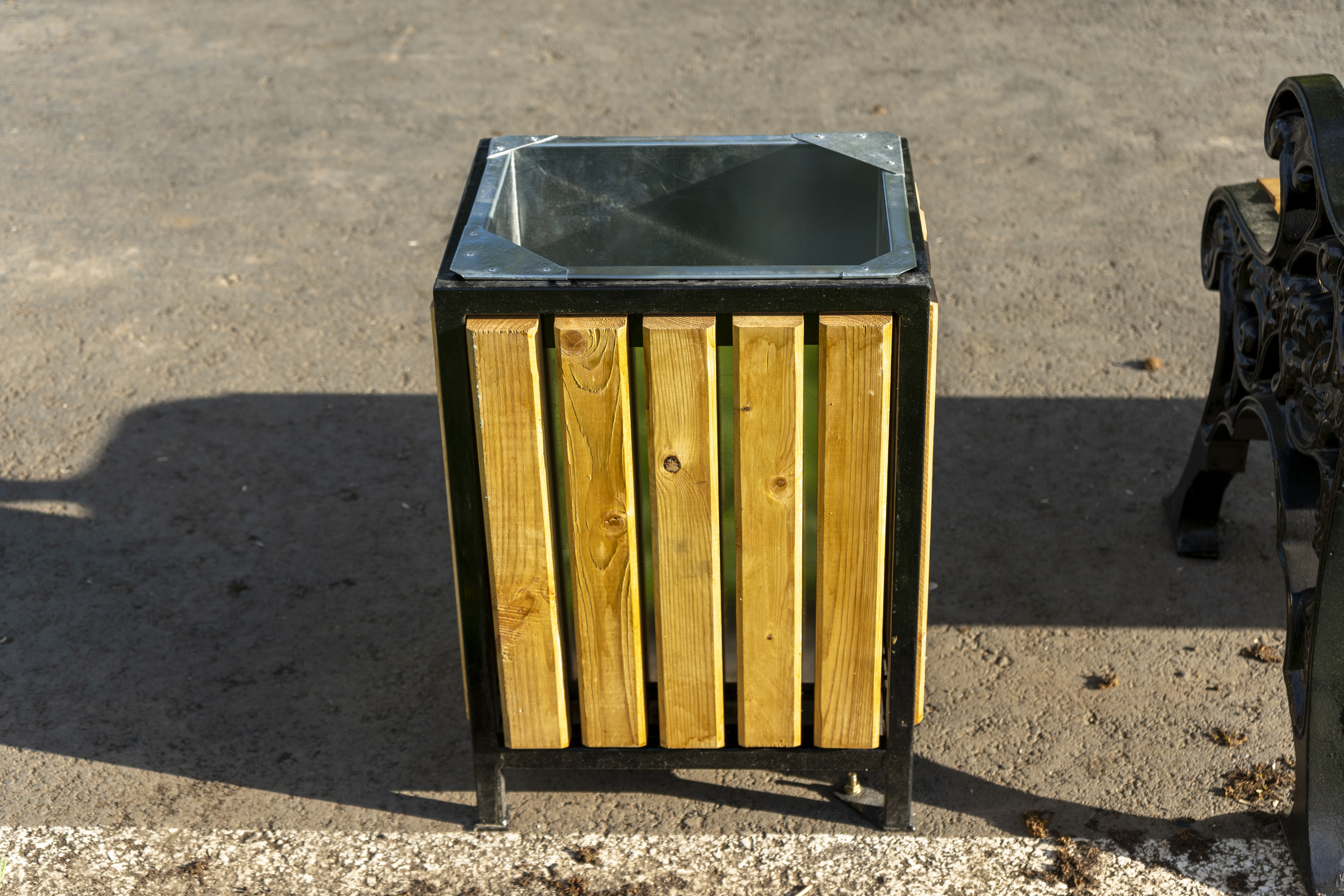 20 Outdoor Garbage Can Storage For Utmost Cleanliness Storables