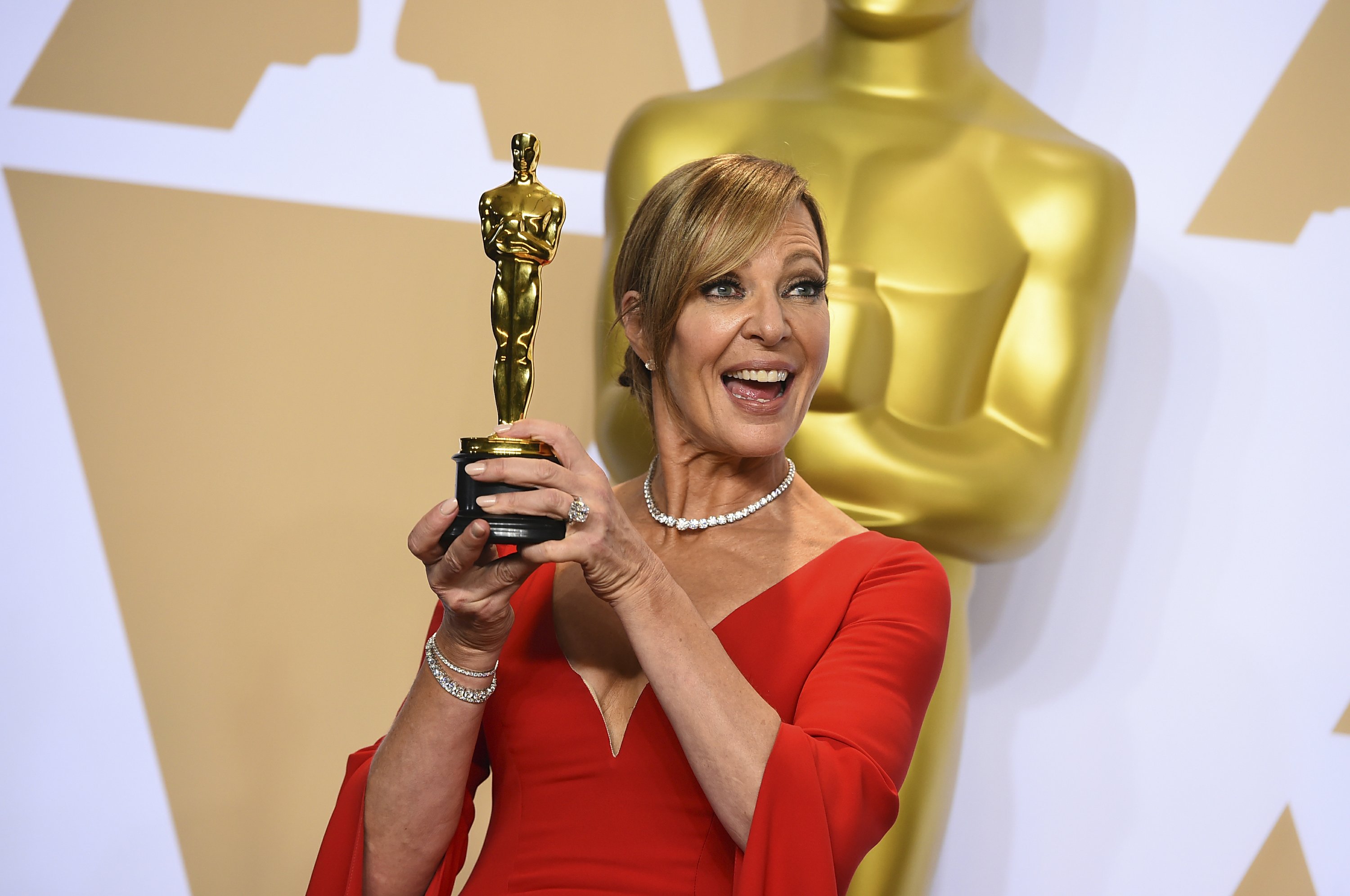 Allison janney has won the oscar for best supporting actress at the 90th annual academy awards for her brash turn as lavona golden in i, . Allison Janney Wins Supporting Actress Oscar For I Tonya Ap News