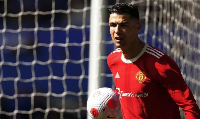 ronaldo-everton-mu-2022.webp