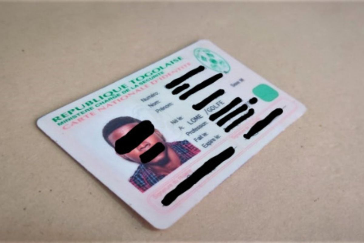 Carte-didentite.jpg