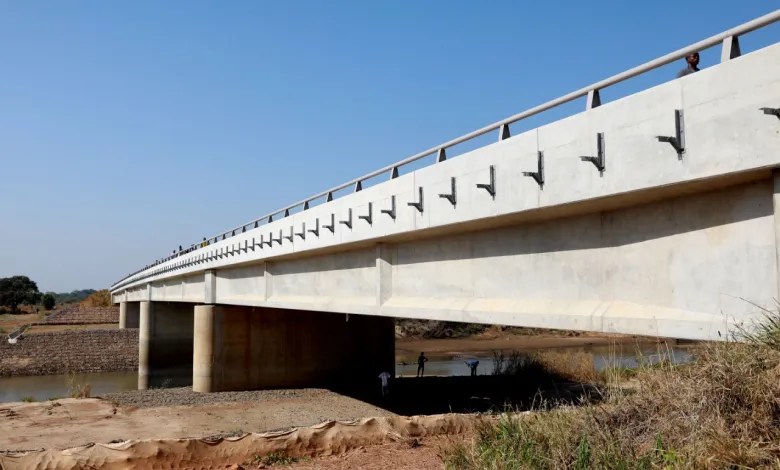 Pont-sur-Koumongou.webp
