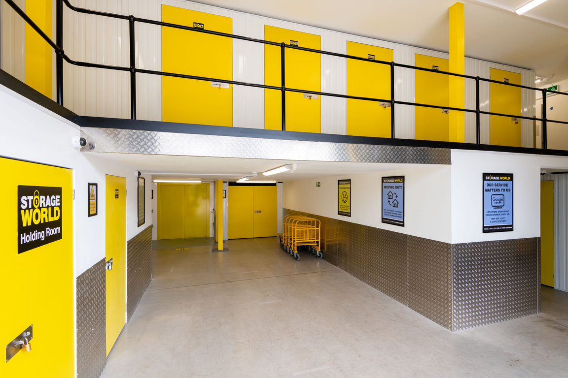 Storage units & workspaces