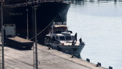 Photo of البحرية الإسرائيلية تحتجز آخر سفينة ﻟ«أسطول الصمود» المتجه إلى غزة