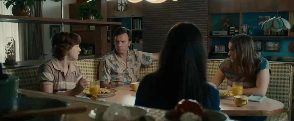 Christian Convery, Ewan McGregor, Anne Hathaway and Maisy Stella in The End Of Oak Street (2026).