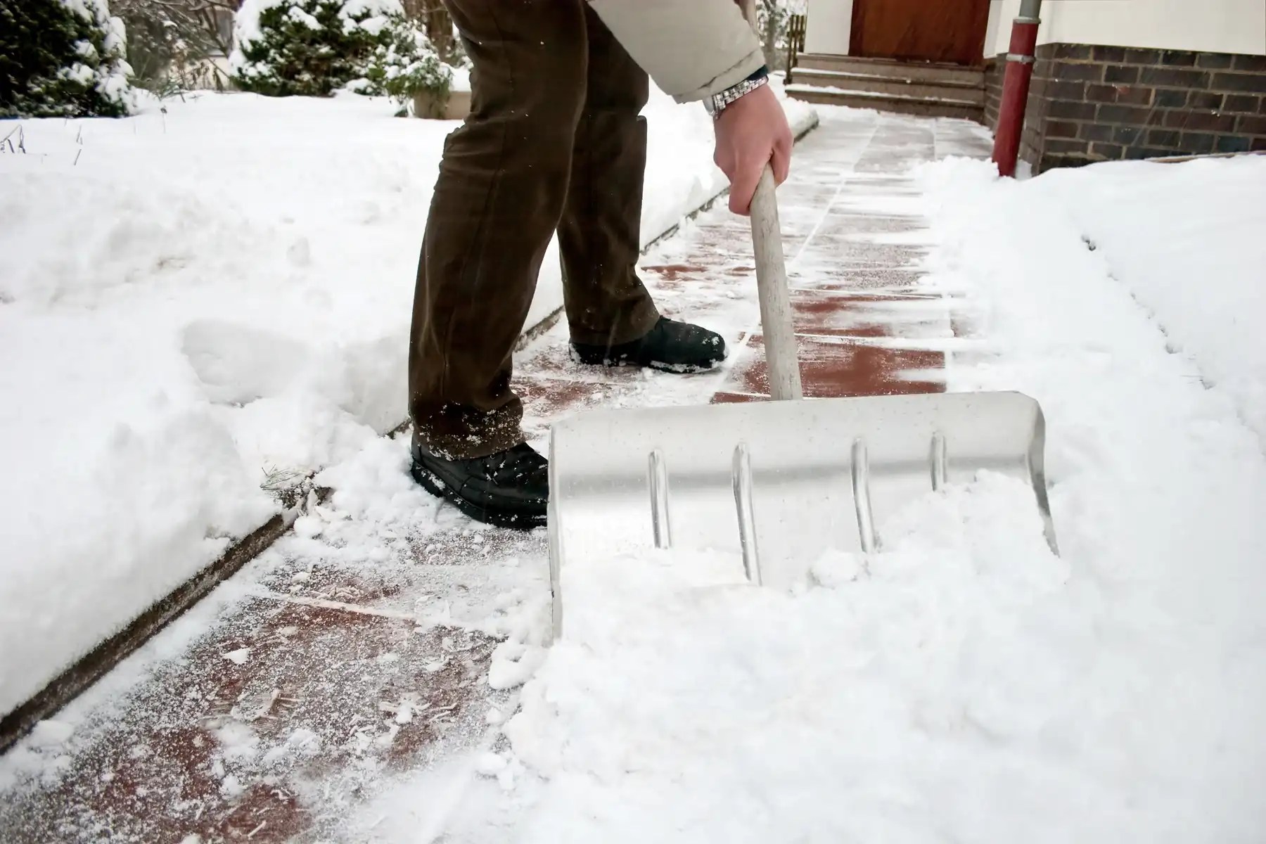 How Sidewalk Snow Clearing Protects Your Software Company’s Employees and Reputation