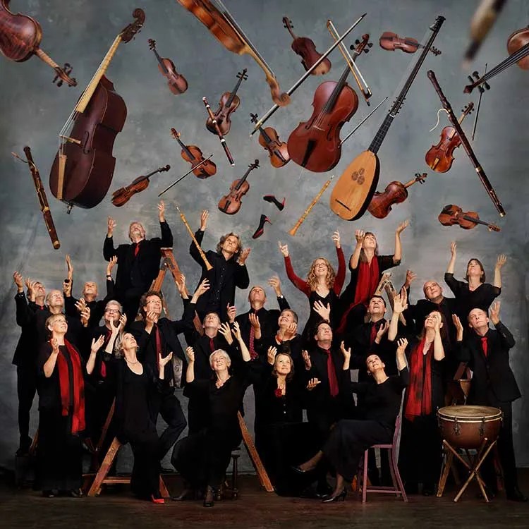 Akamus_Flying_Instruments_(c)_Uwe_Arens