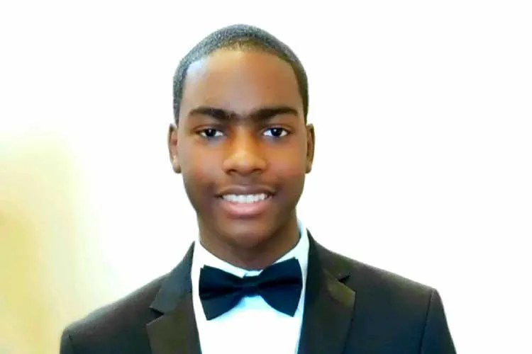 Cellist Brandon Leonard