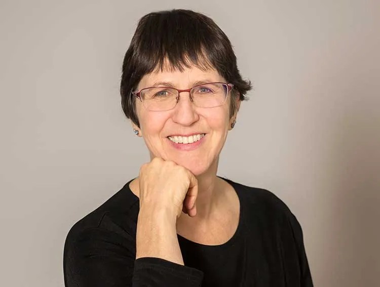 Cellist Sarah Freiberg