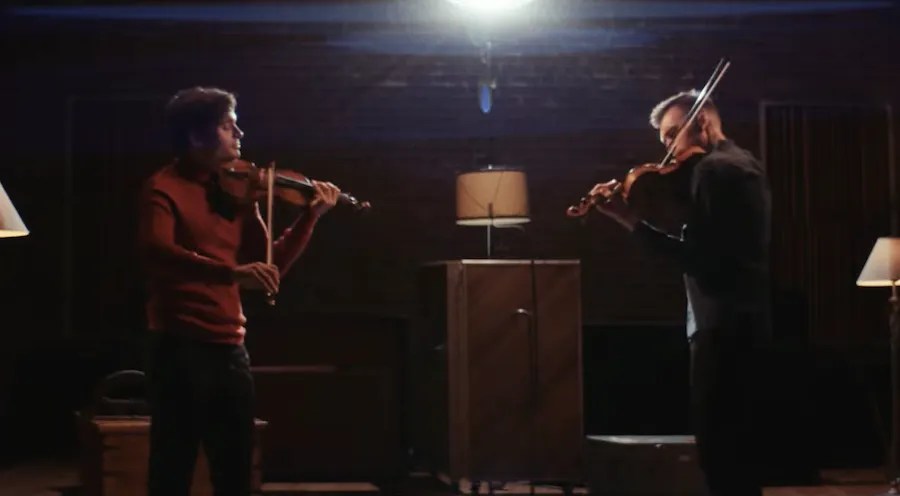 Daniel Temkin's 'Time Capsule' performed by two viollinists