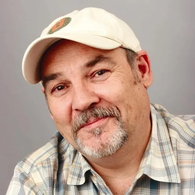 Greg Cahill headshot