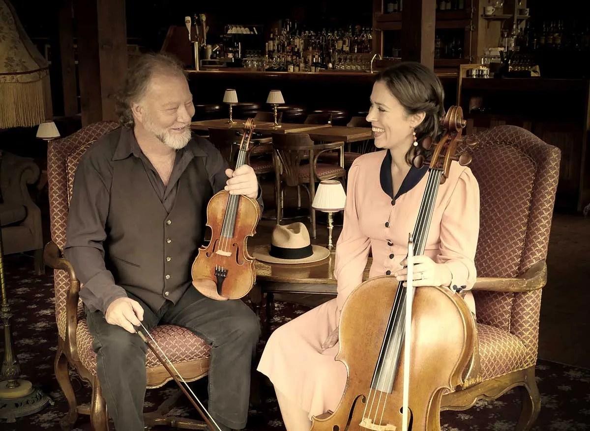 Alasdair Fraser & Natalie Haas, Photo: Irene Young
