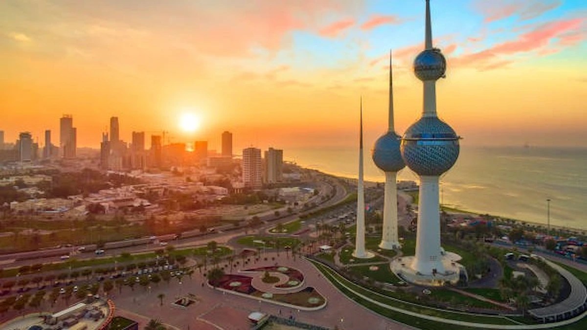 Kuwait City skyline representing Kuwait Job Termination guidance issued by the Public Authority for Manpower on employment rights.