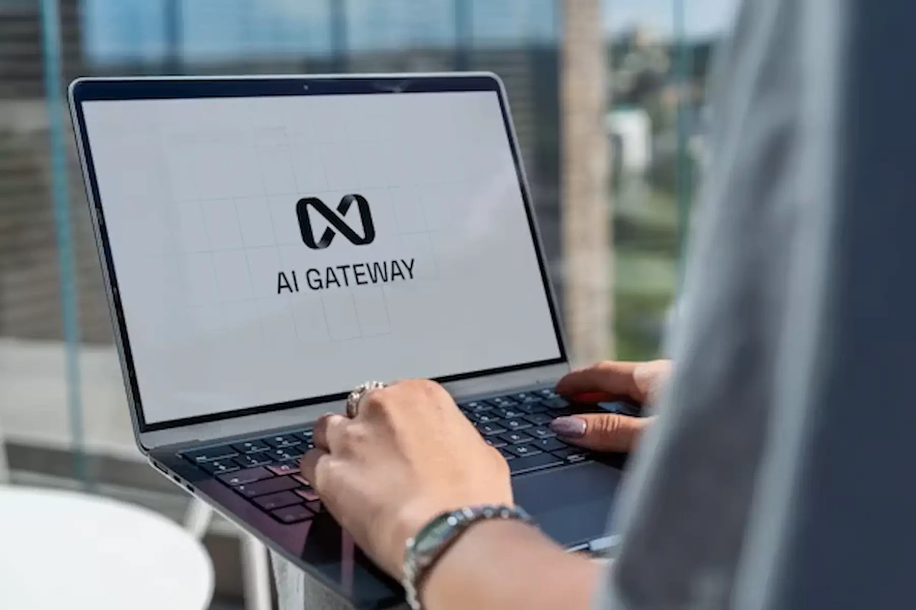 UAE businesses are making AI expansion a top priority as shoppers turn to AI assistants for product discovery, Salesforce research shows.