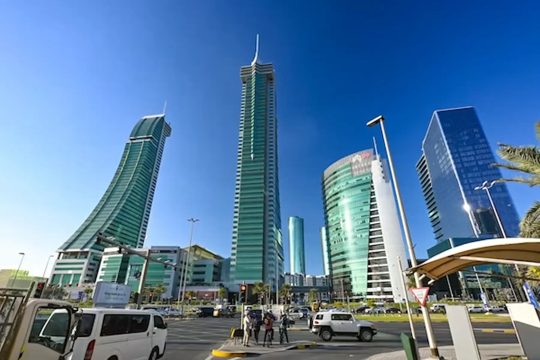 Saudi business professionals using enterprise AI technology