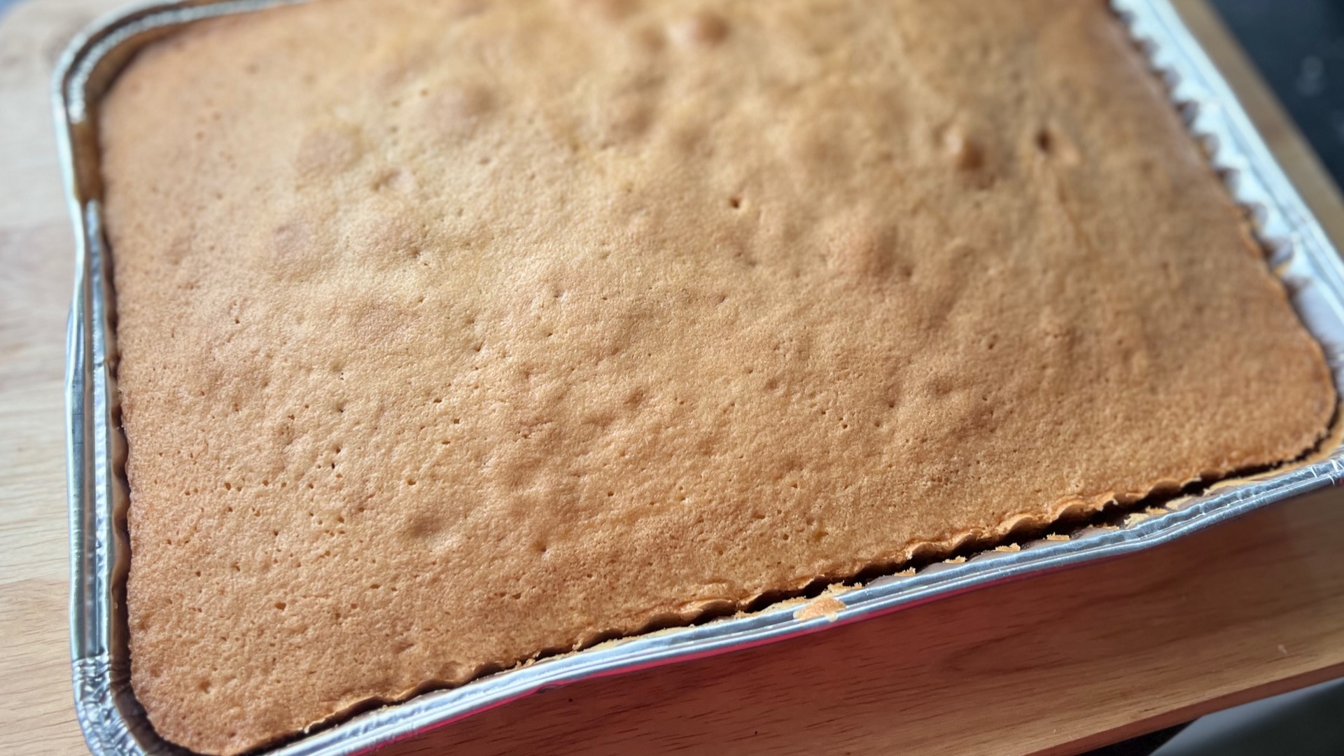 Basic Sponge Traybake Recipe