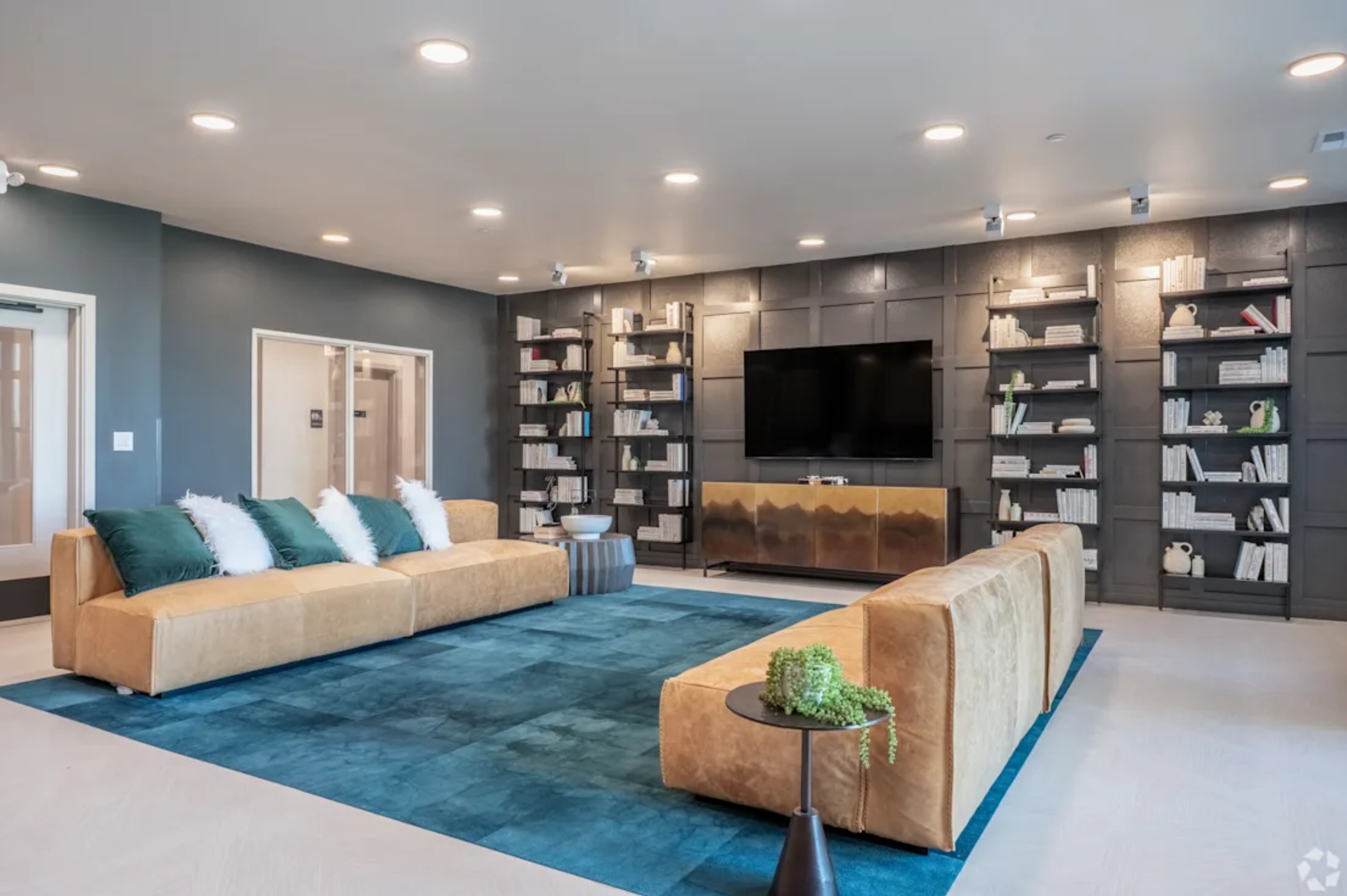 Canyons | Leasing