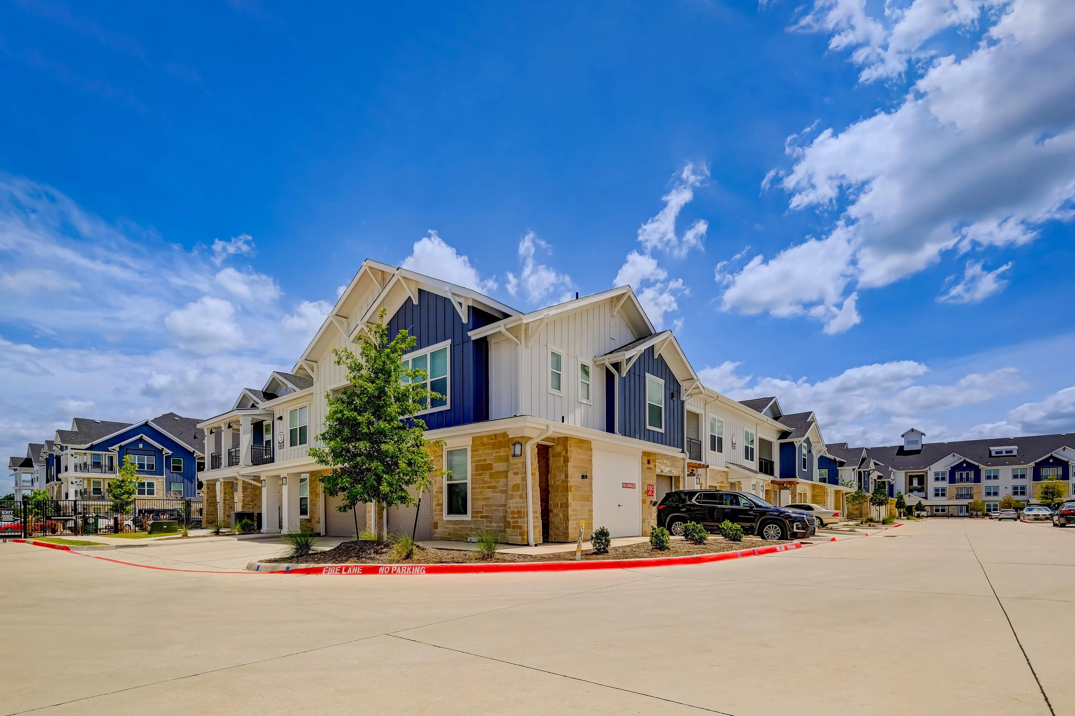 Prosper Elms | Exterior