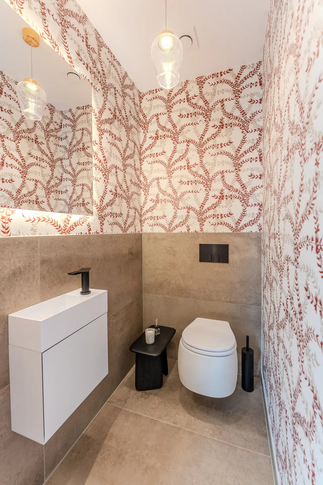 Studio Condé, Interiro Design Wien, Julia Birkmayer, Projekt Mondsee, Designklassiker, Kunst, Gästeklo