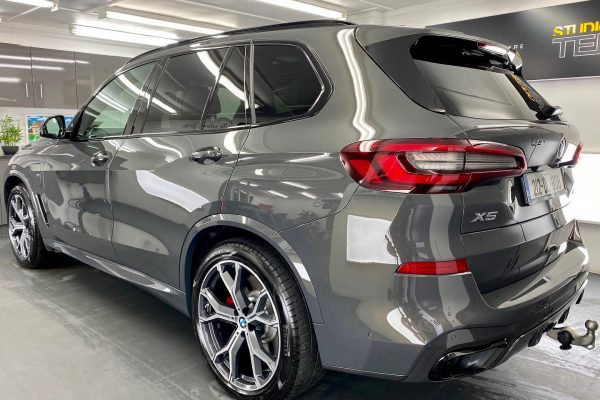 Studio Ten BMW X5 45e Rear PS
