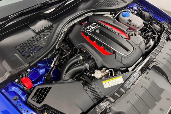 Studio Ten RS6 Engine Bay