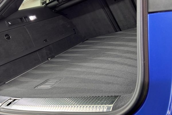 Studio Ten RS6 Rear Luggage compartment