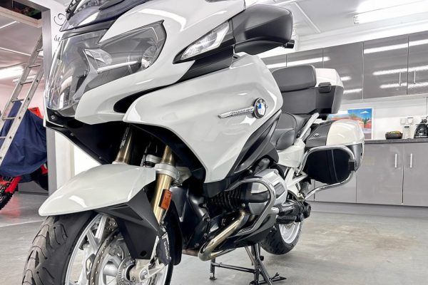 Studio Ten BMW R1200 RT Front Low
