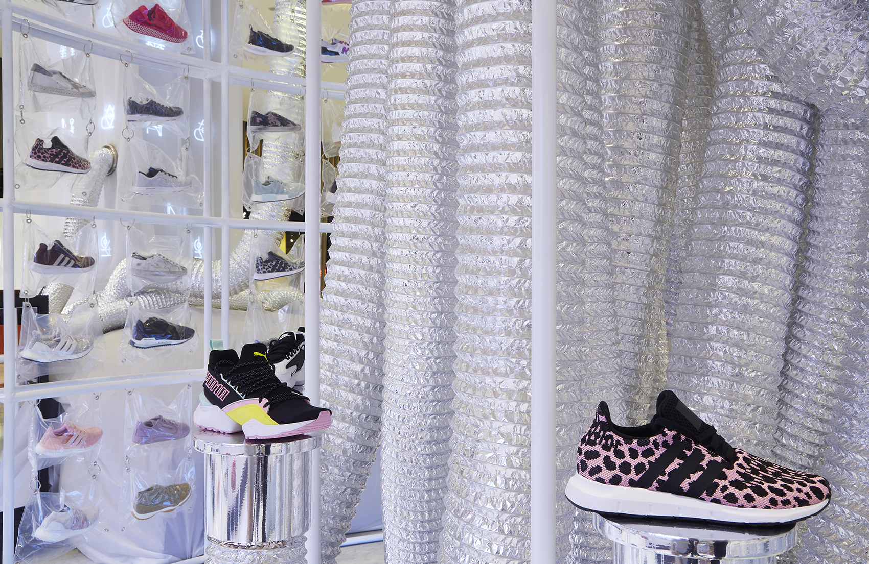 Immersive retail experience design - Level Shoes