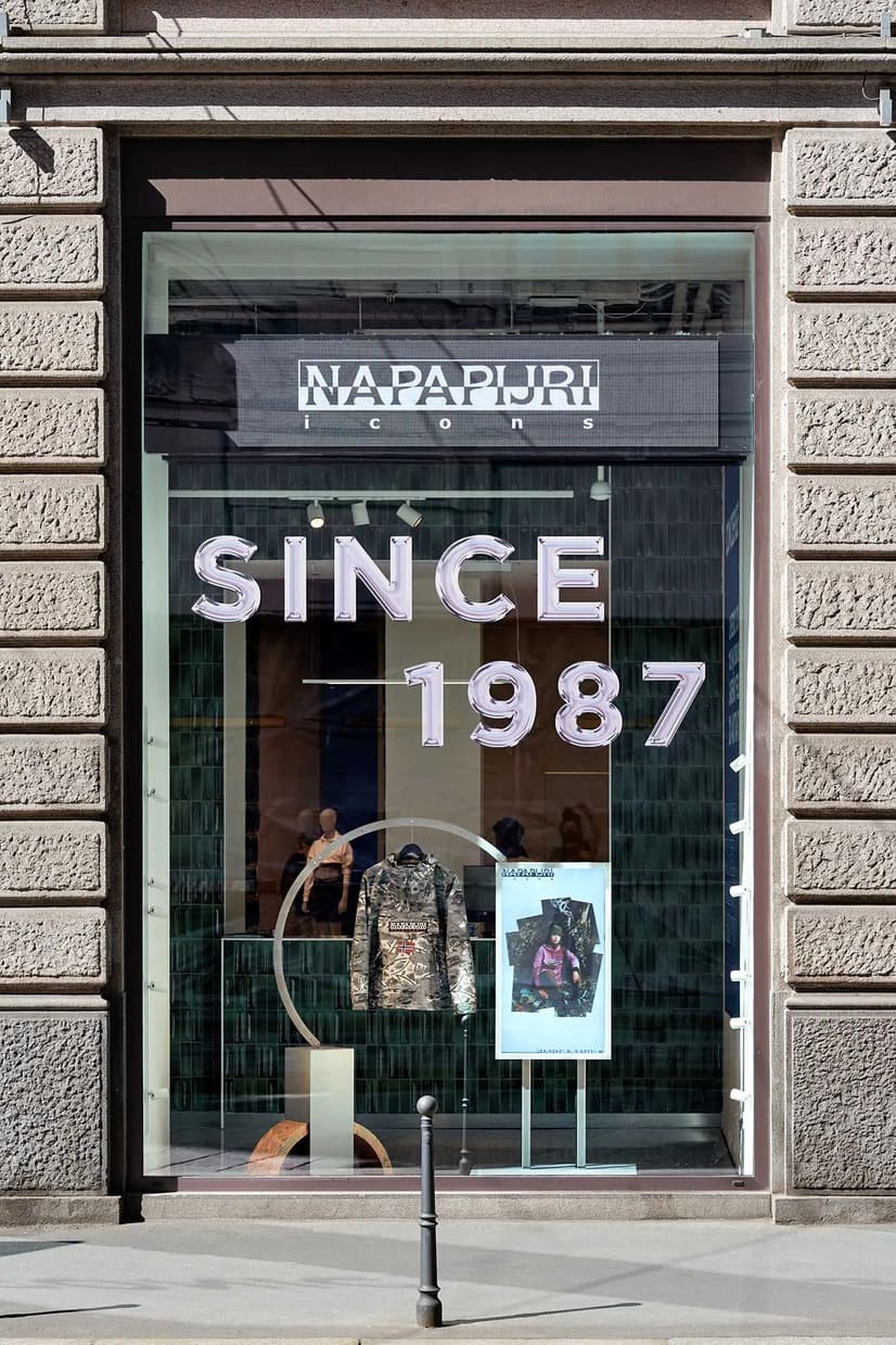 Retail-Window-Display-Design-Napapijri-10