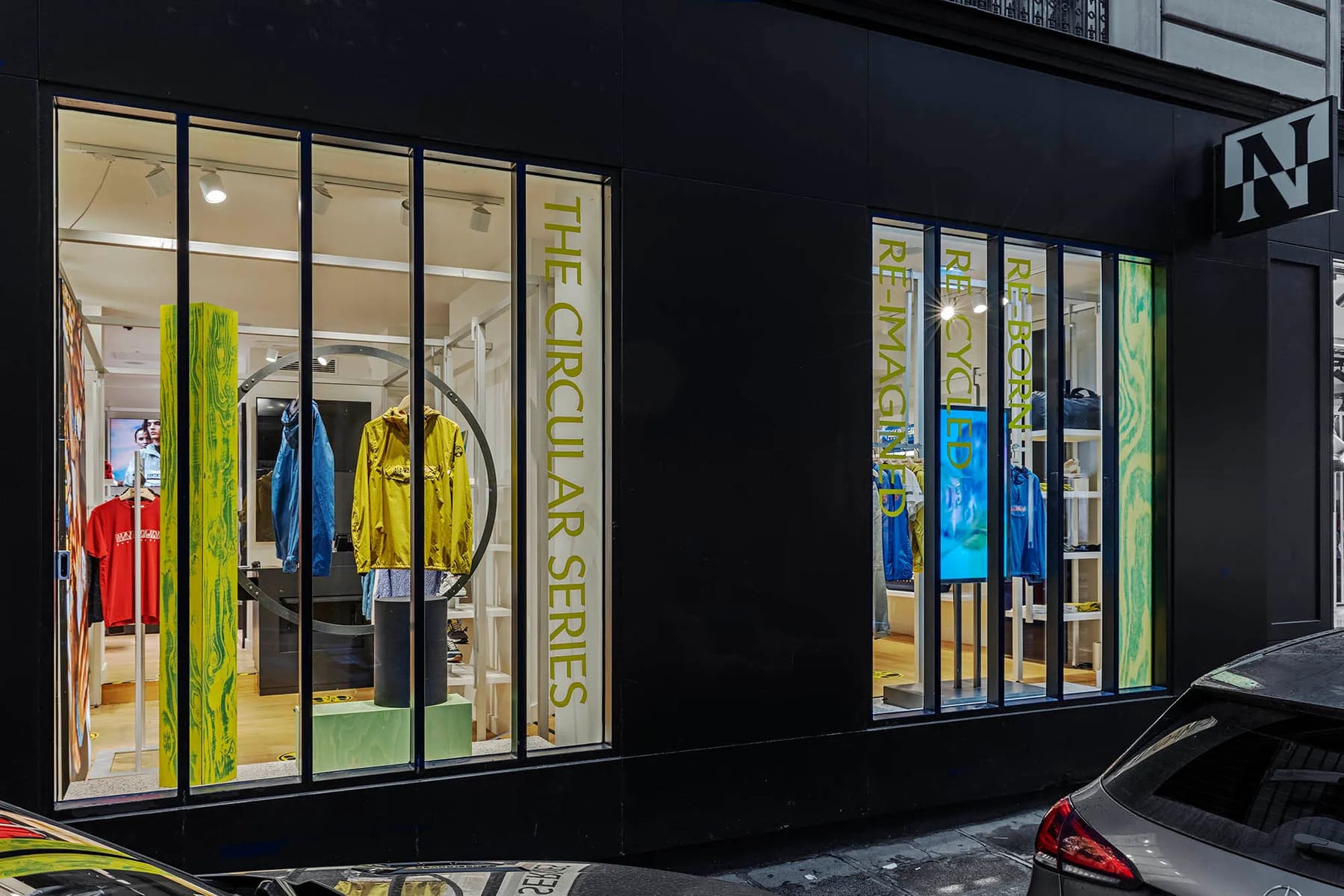 Retail-Window-Display-Design-Napapijri-2