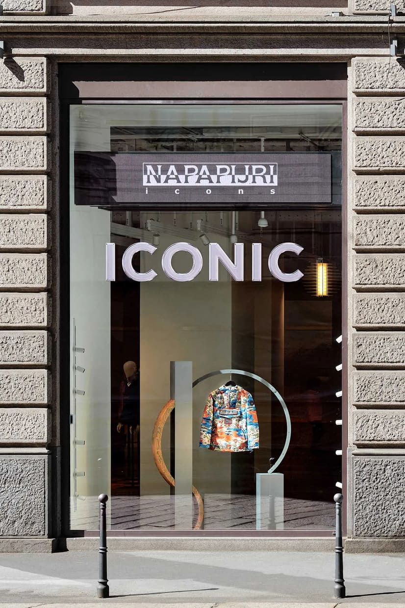 Retail-Window-Display-Design-Napapijri-9