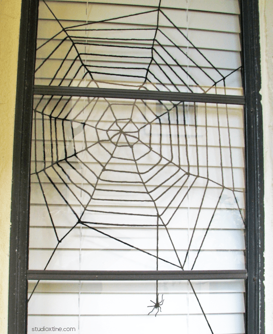 DIY Halloween Spiderweb