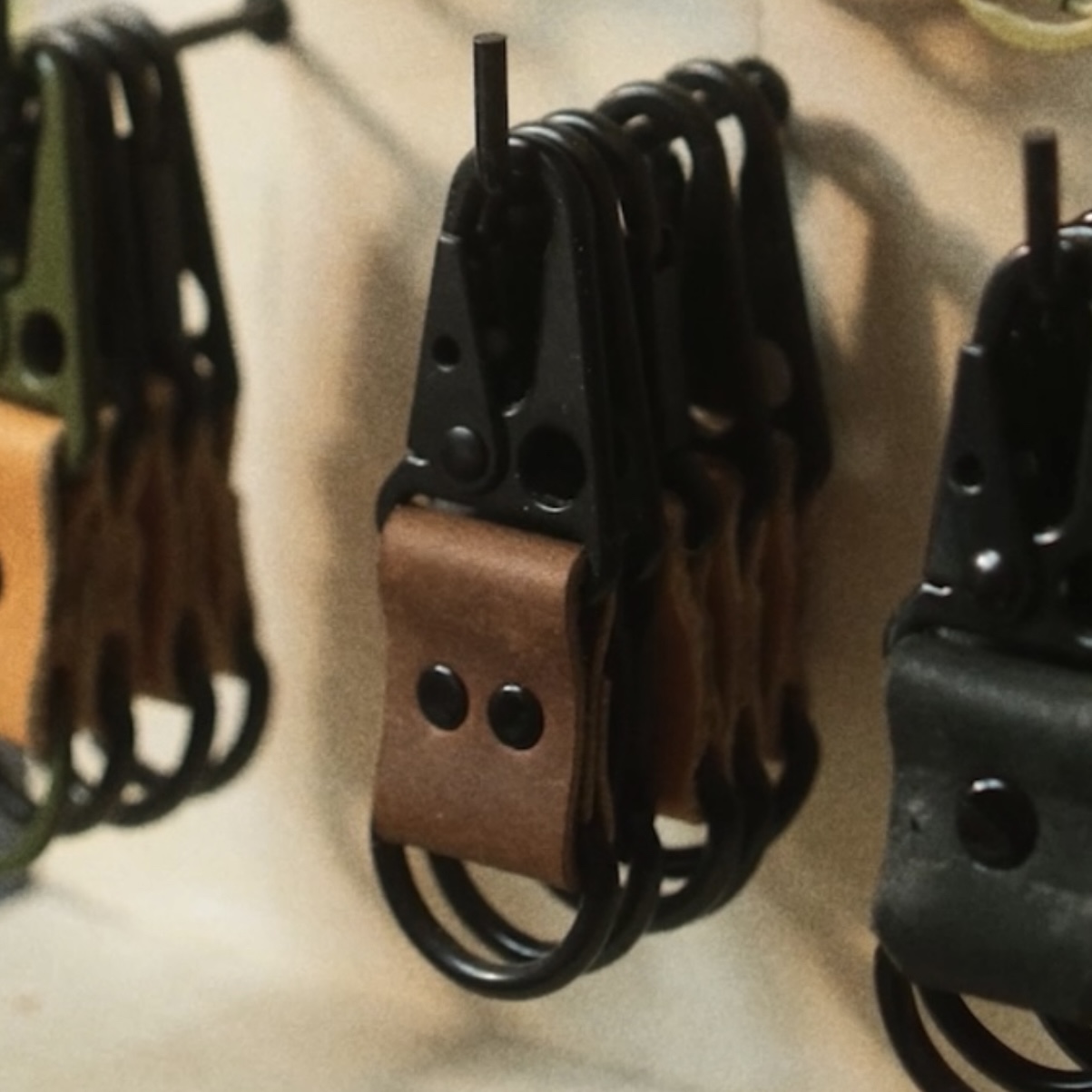 Studly Key Clip Brown