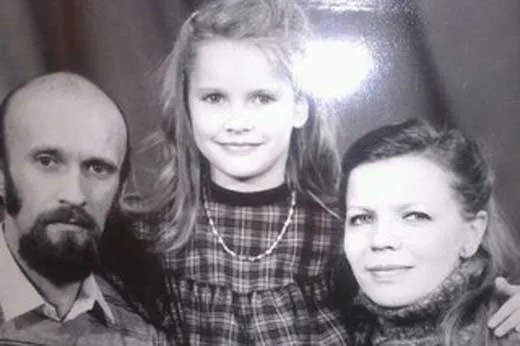 Ревизорро. Елена Нисдэг намтар, хувийн амьдралын тухай