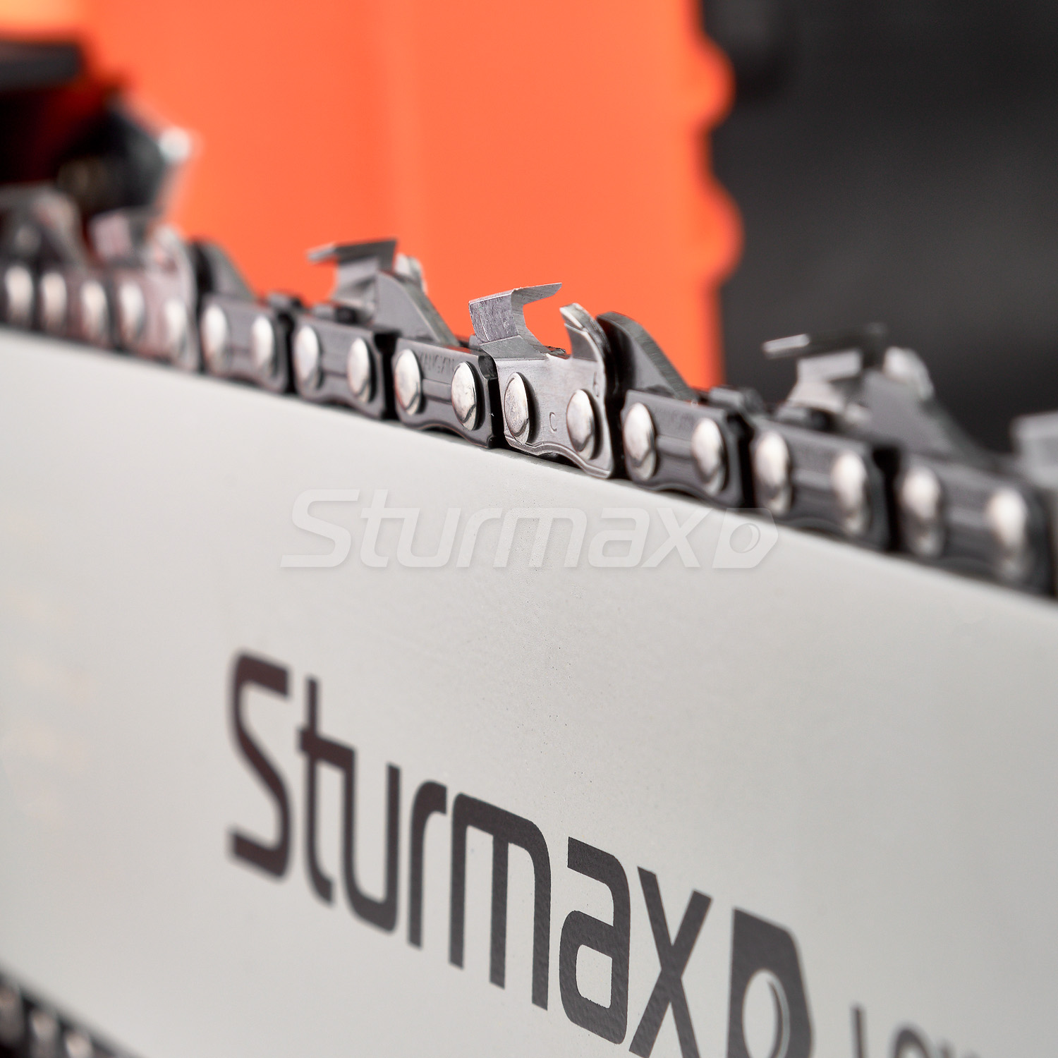 Електрична ланцюгова пила 2400 Вт Sturmax CCM9924