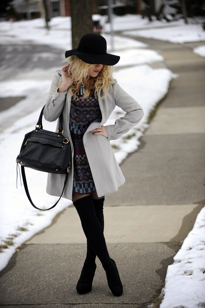 Outfits that’ll make you want a grey winter coat