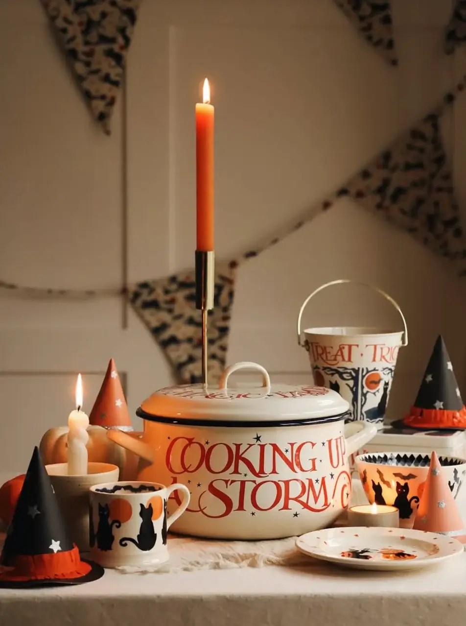 Emma Bridgewater Halloween Toast enamel pot: functional autumn cookware
