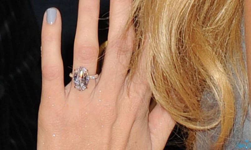Blake Lively’s Engagement Ring: How One Rose Gold Ring Redefined Modern Bridal Jewelry