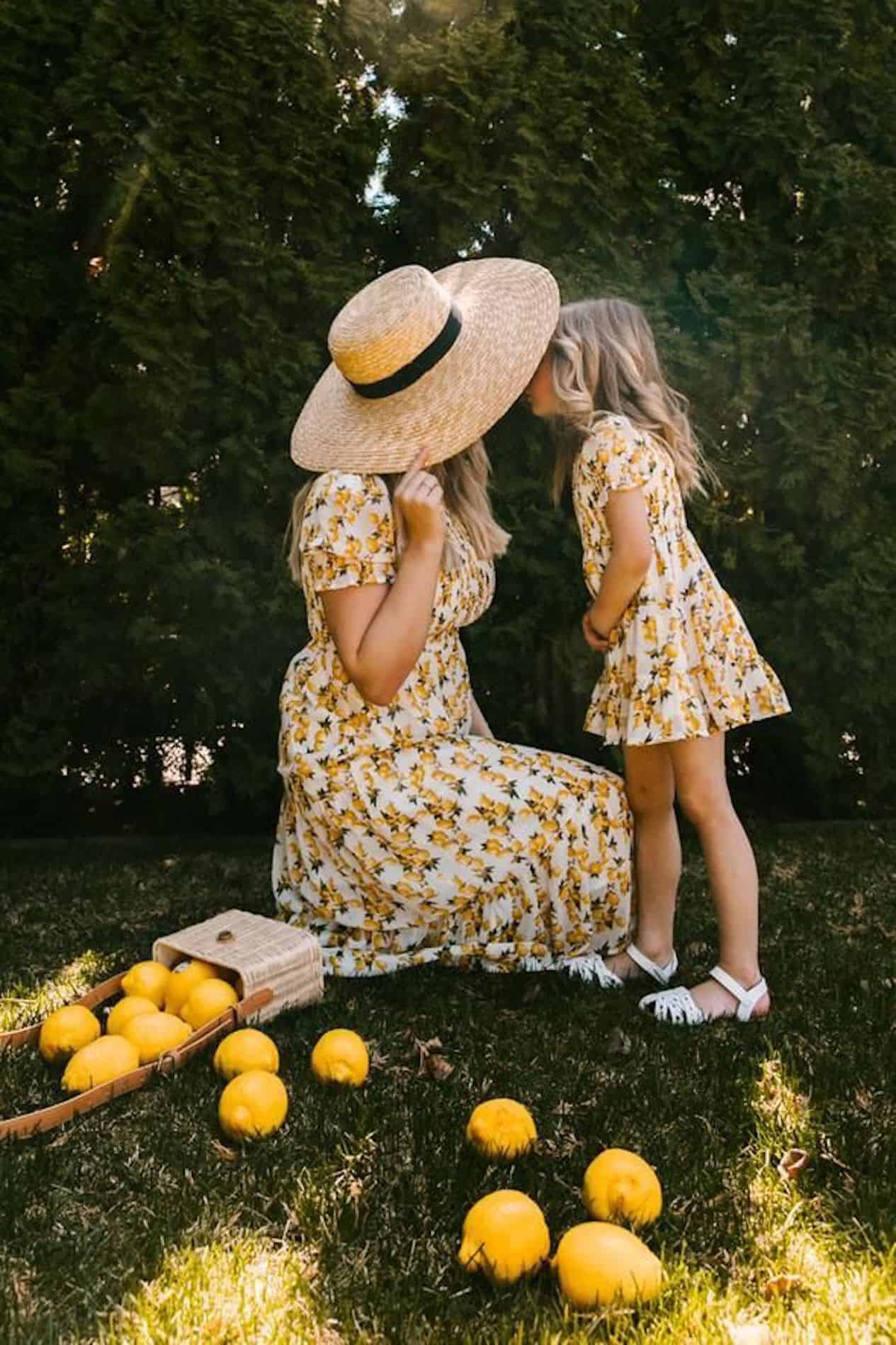 Summer family photo outfits: 15+ perfect looks to inspire you!