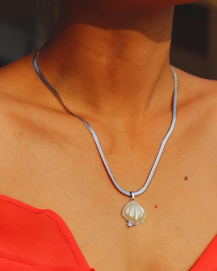 Silver Pearl Shell Chain