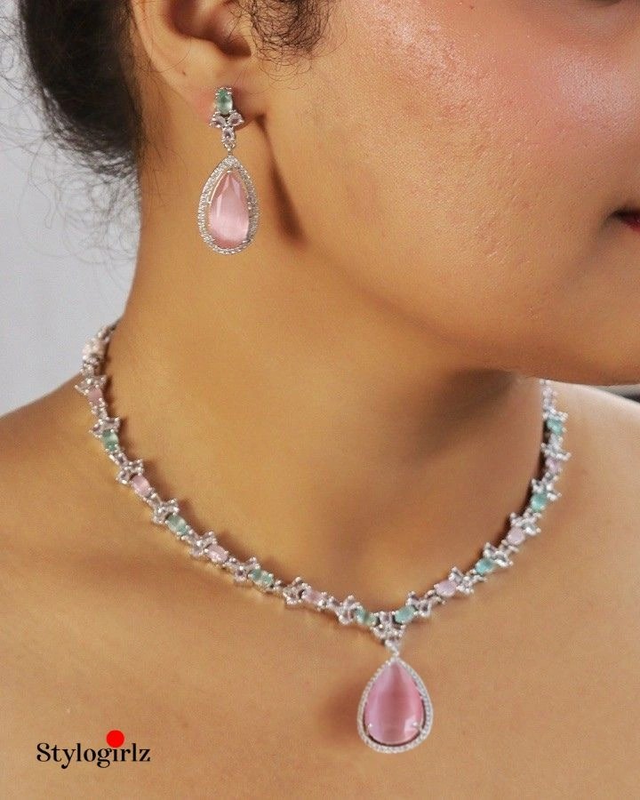 Pastel Glow AD Necklace Set