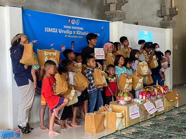 KMSI Fakultas Ilmu Budaya Undip Berbagi Kepada Panti Asuhan Manarul ...