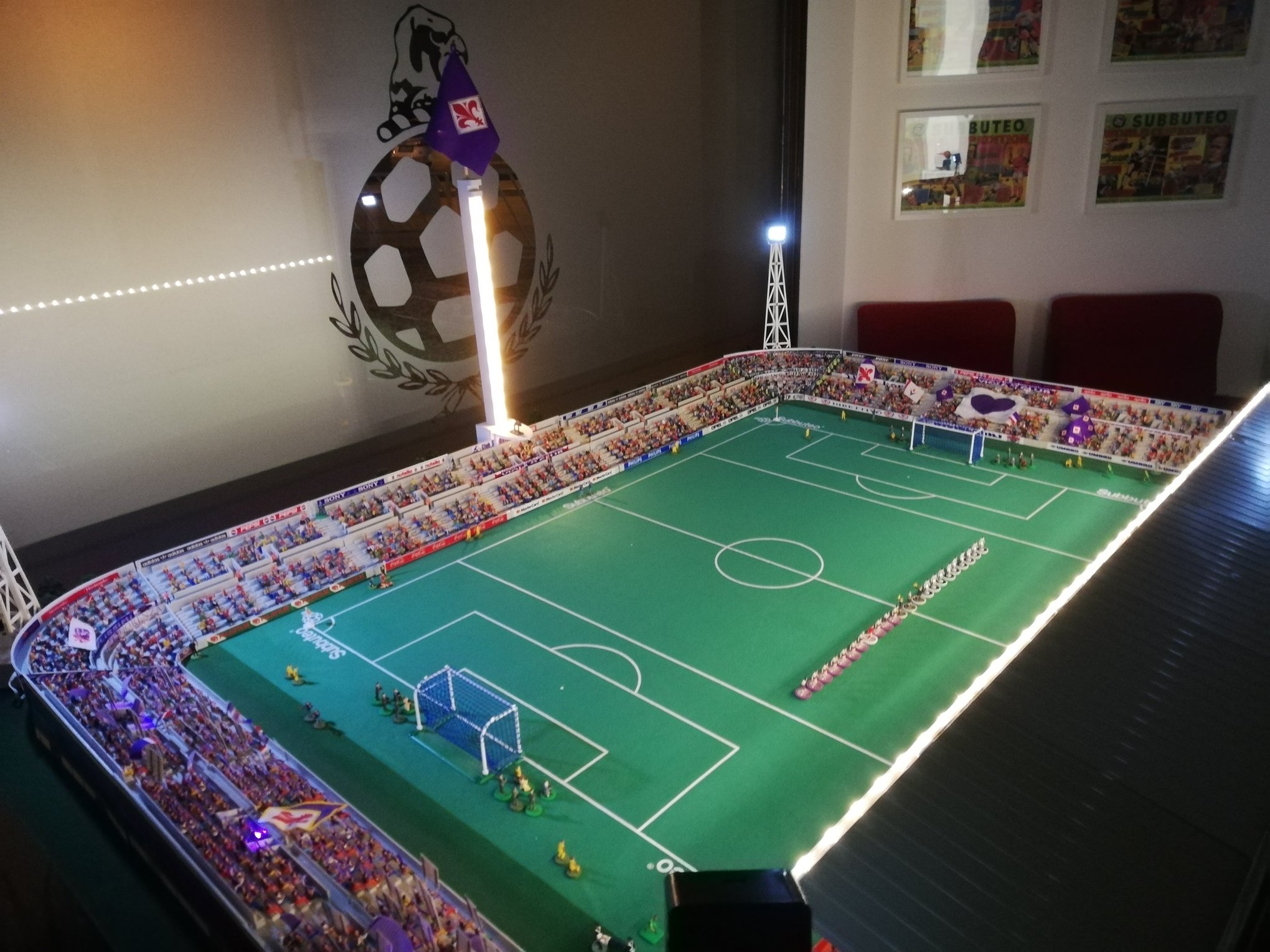 A ceiling fan adds function and beauty to a space. This incredible Subbuteo room will make you very jealous